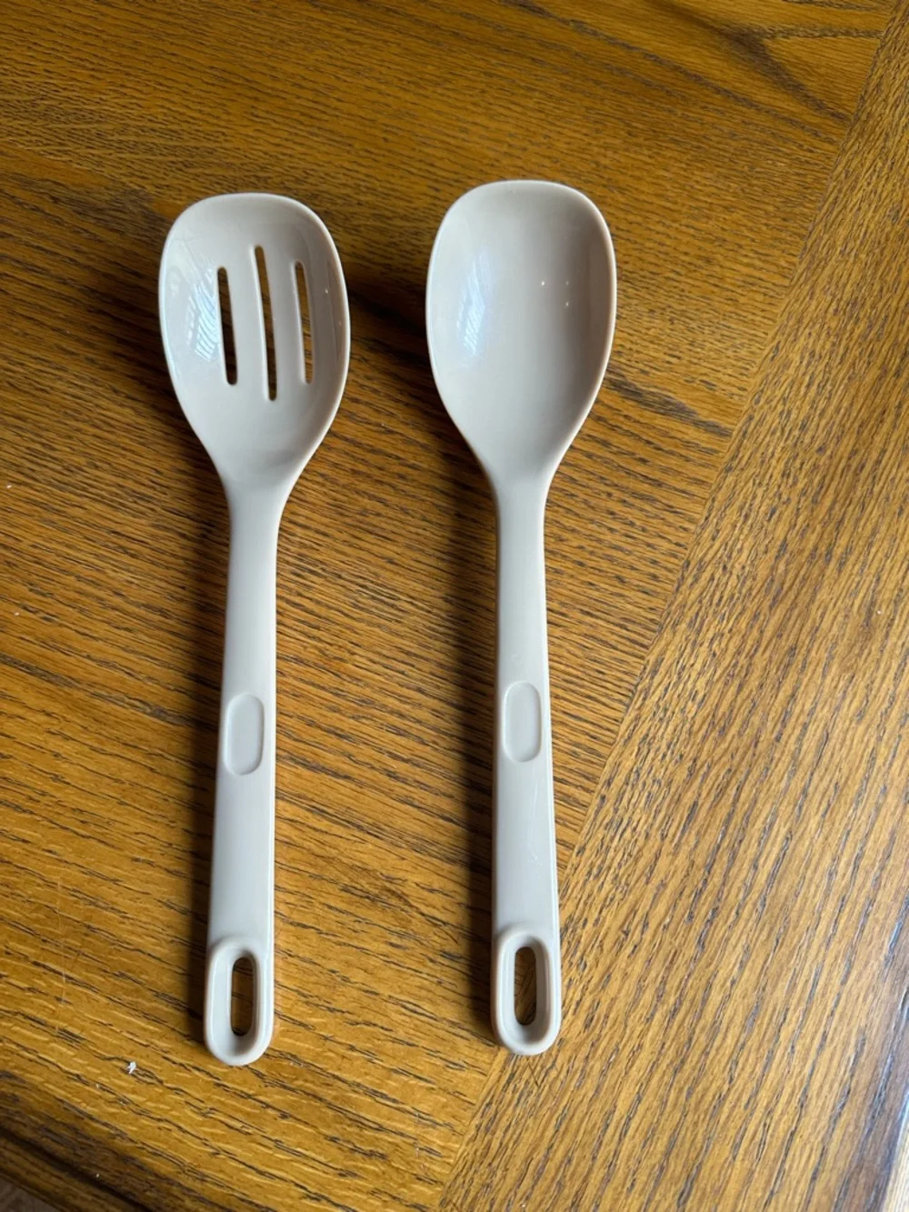 Vintage Rubbermaid Serving Spoon and Slotted Spoon - Cream